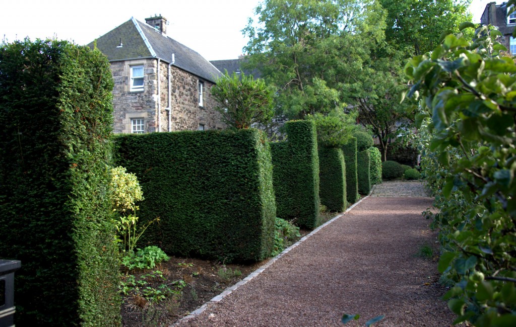 Dunbar's Close Garden