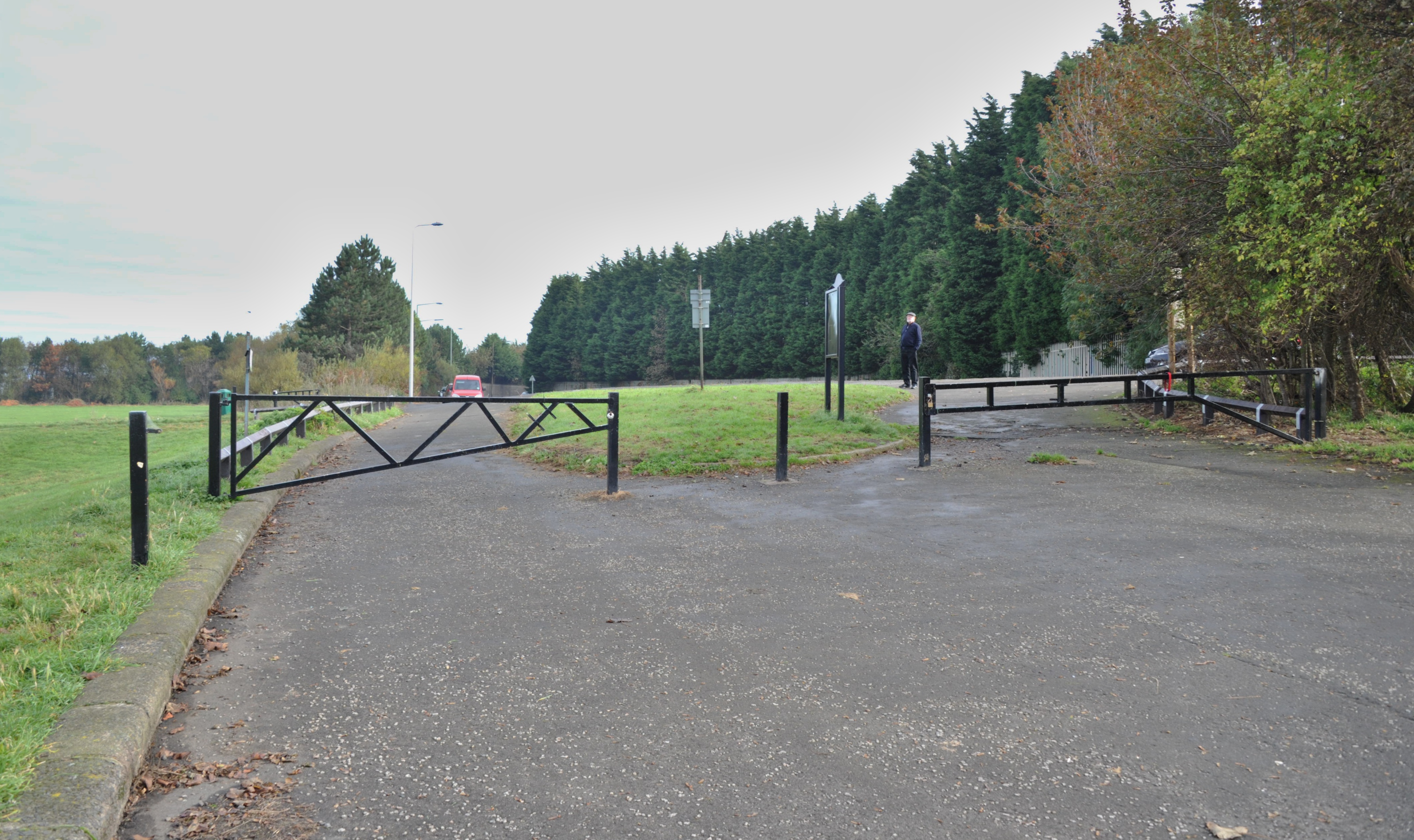 barriers cramond path