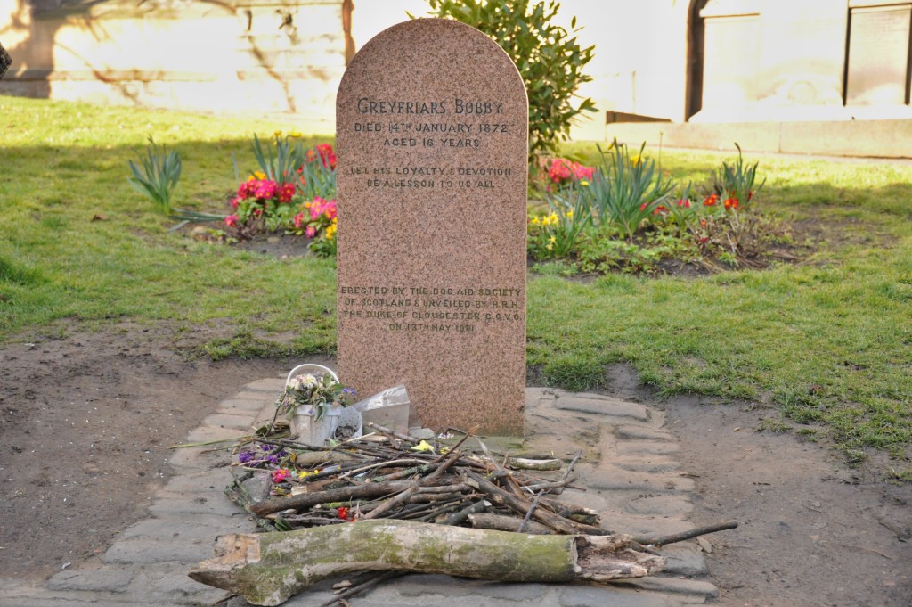 Greyfriar's bobby's grave